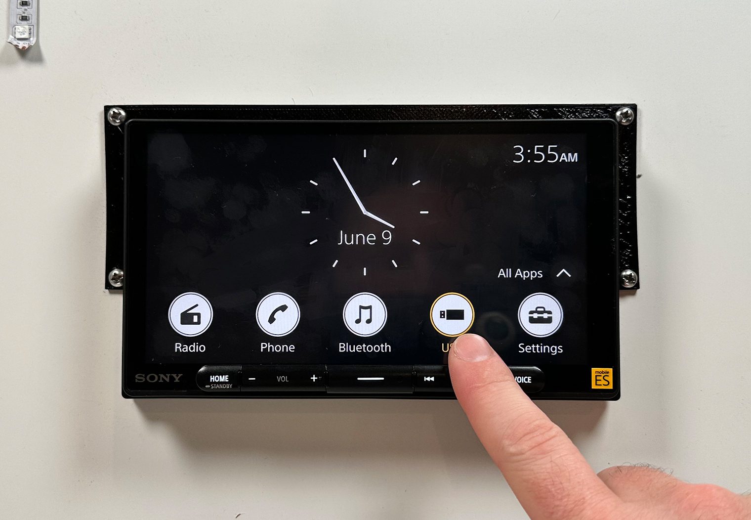 Sony XAV-9000ES homescreen with modified apps