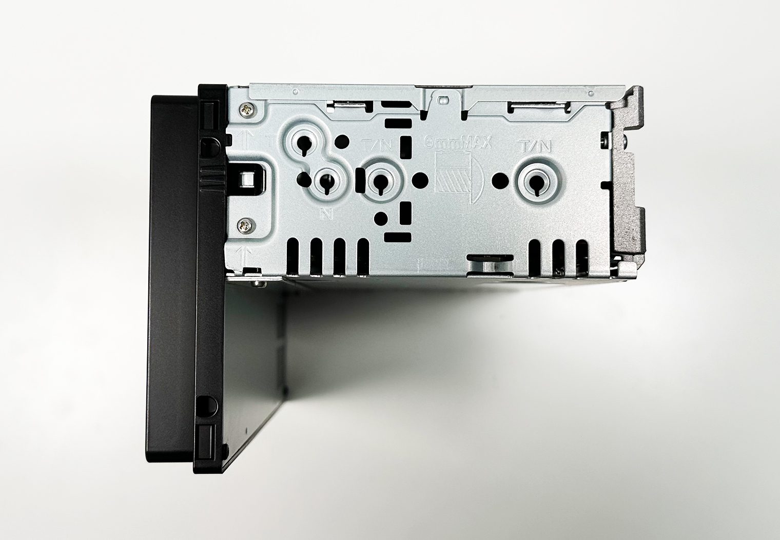 Sony XAV-AX9000 single din chassis