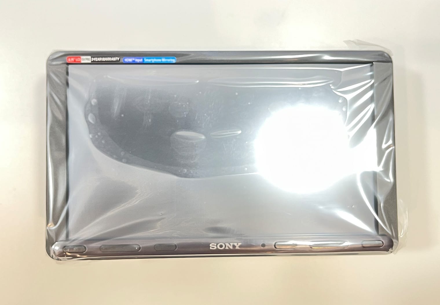 Sony XAV-AX8100 screen front view