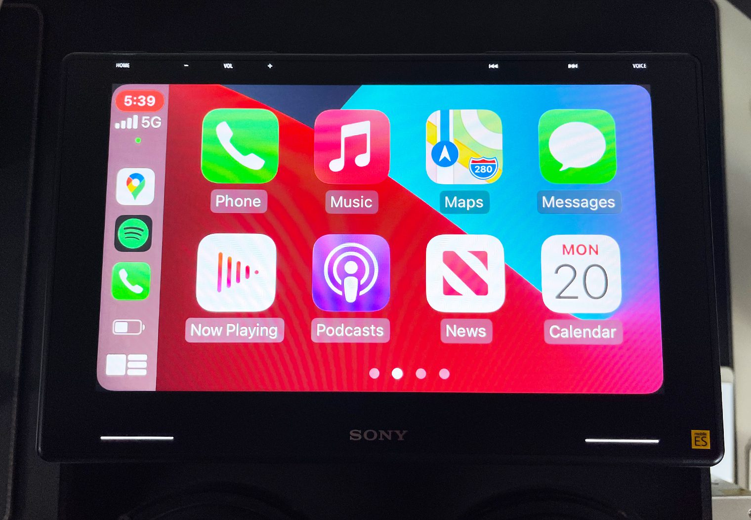 Sony XAV-9500ES showing Apple CarPlay apps screen