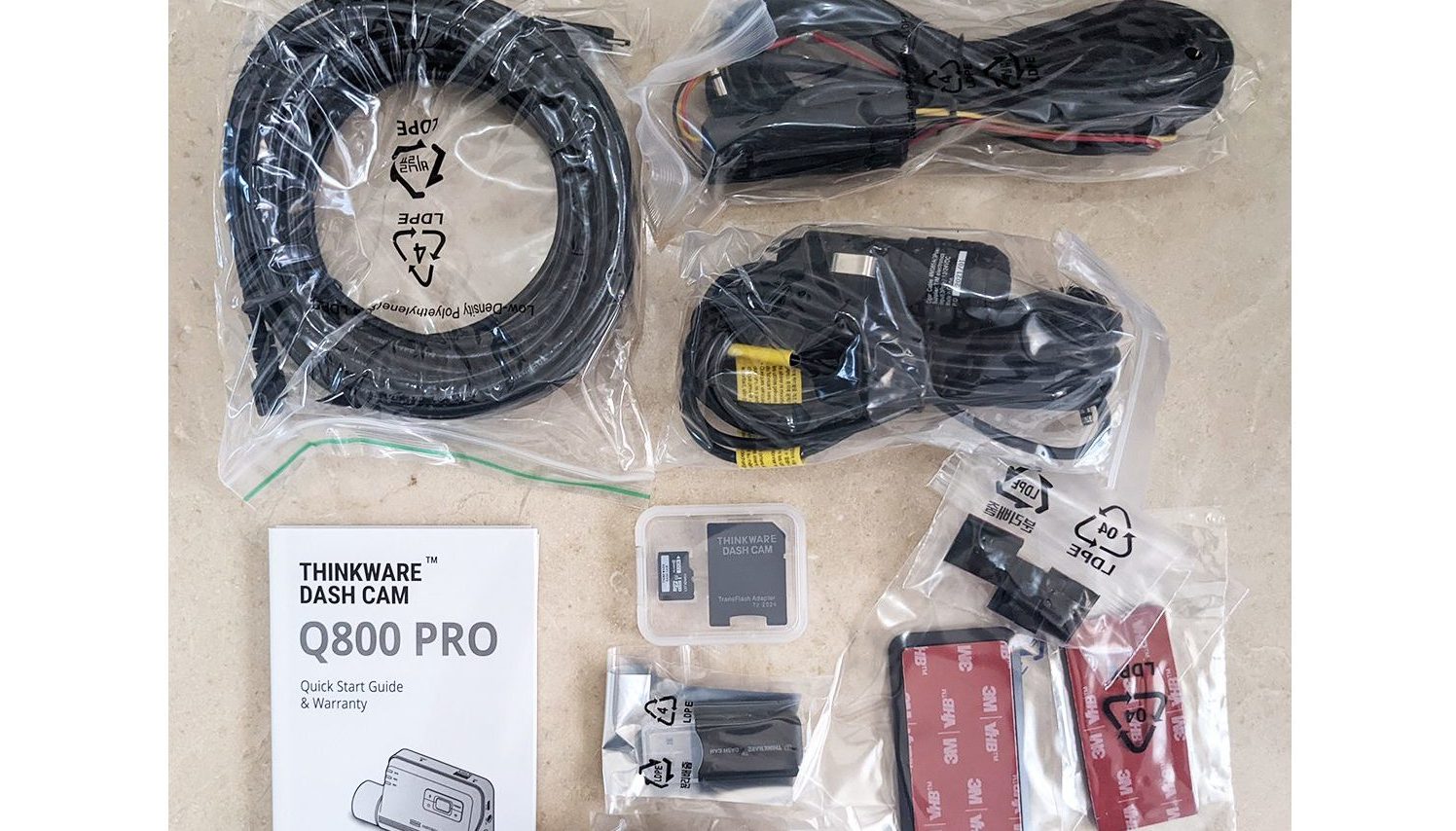 Thinkware Q800 PRO contents in the box
