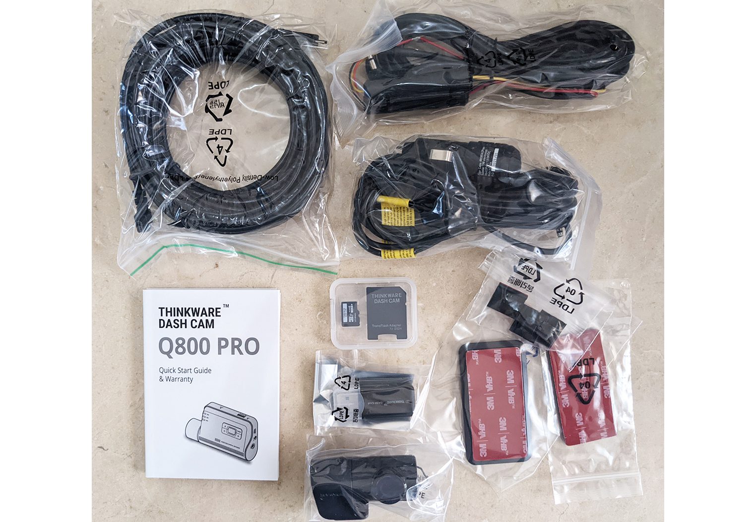 Thinkware Q800 PRO contents in the box
