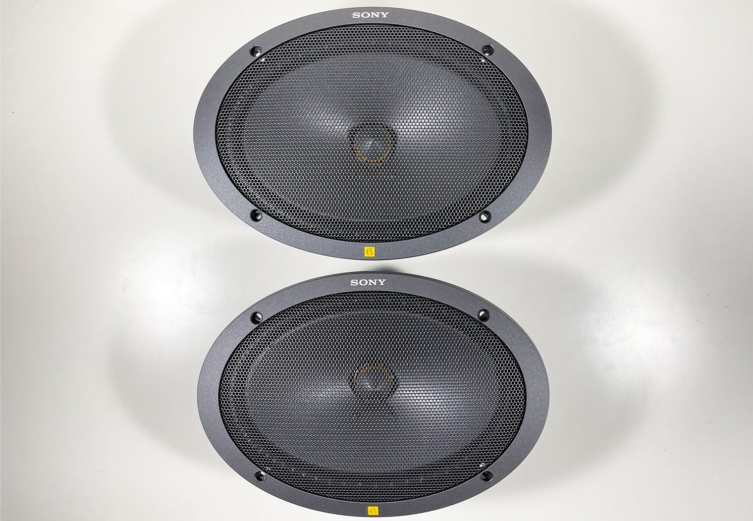 Sony XS-692ES speakers with grille on
