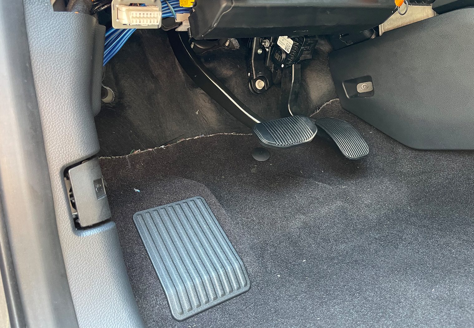 Ford F-150 Custom Stereo Wiring along kick panel