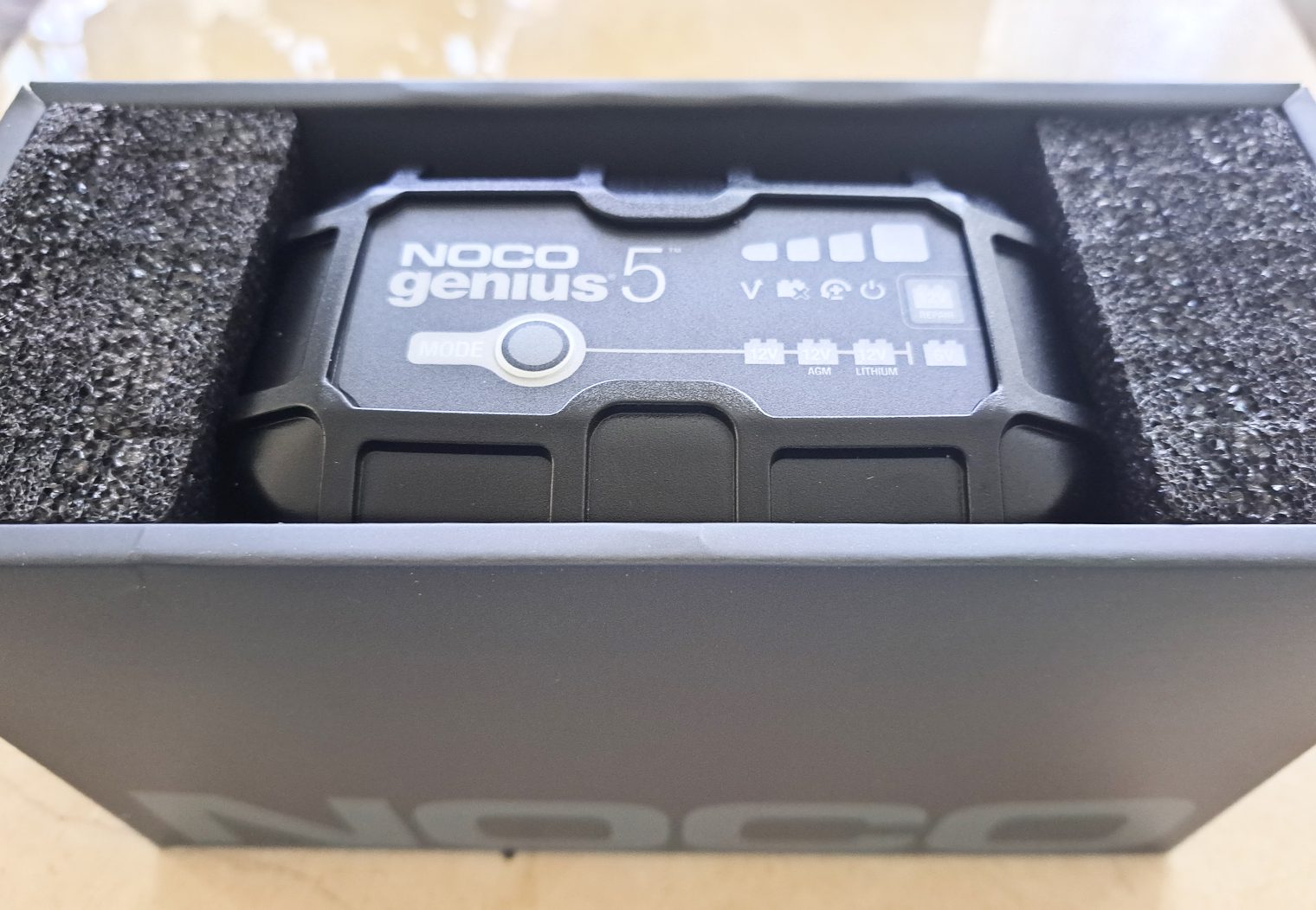 NOCO Genius5 box opened