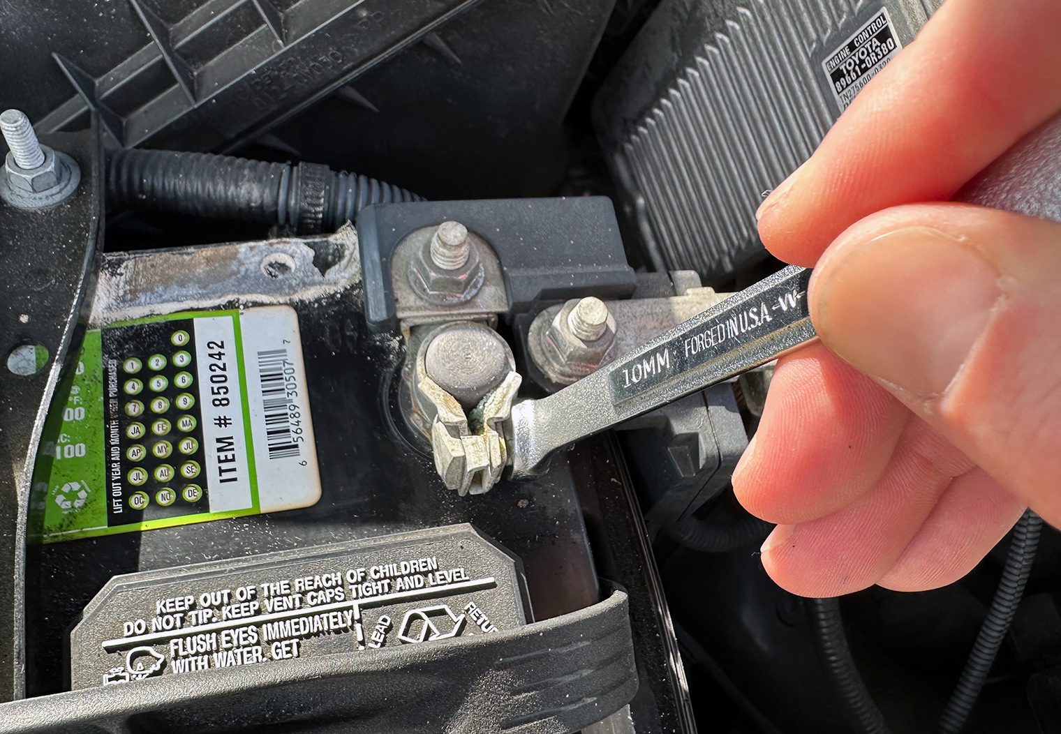 2014-2018 Toyota RAV4 Battery Terminal Disconnect